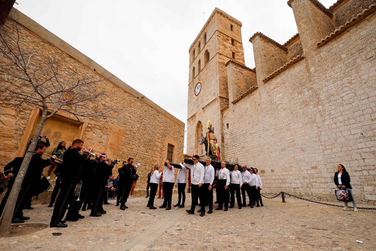 Todas las imágenes de la procesión de la Borriquita en Ibiza