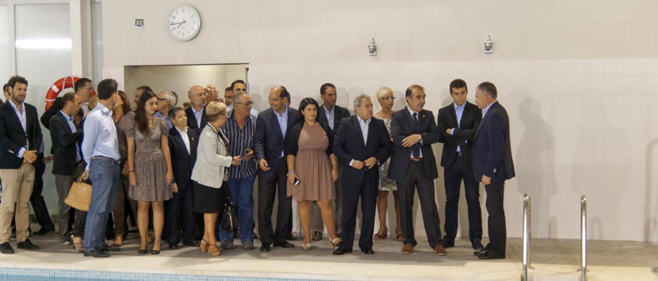 Inauguración de la piscina cubierta de Canals en octubre de 2013.