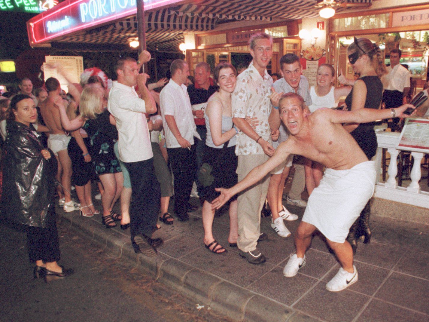 Blick ins Archiv: So sah es vor 25 Jahren in der Partyhochburg Magaluf auf Mallorca aus