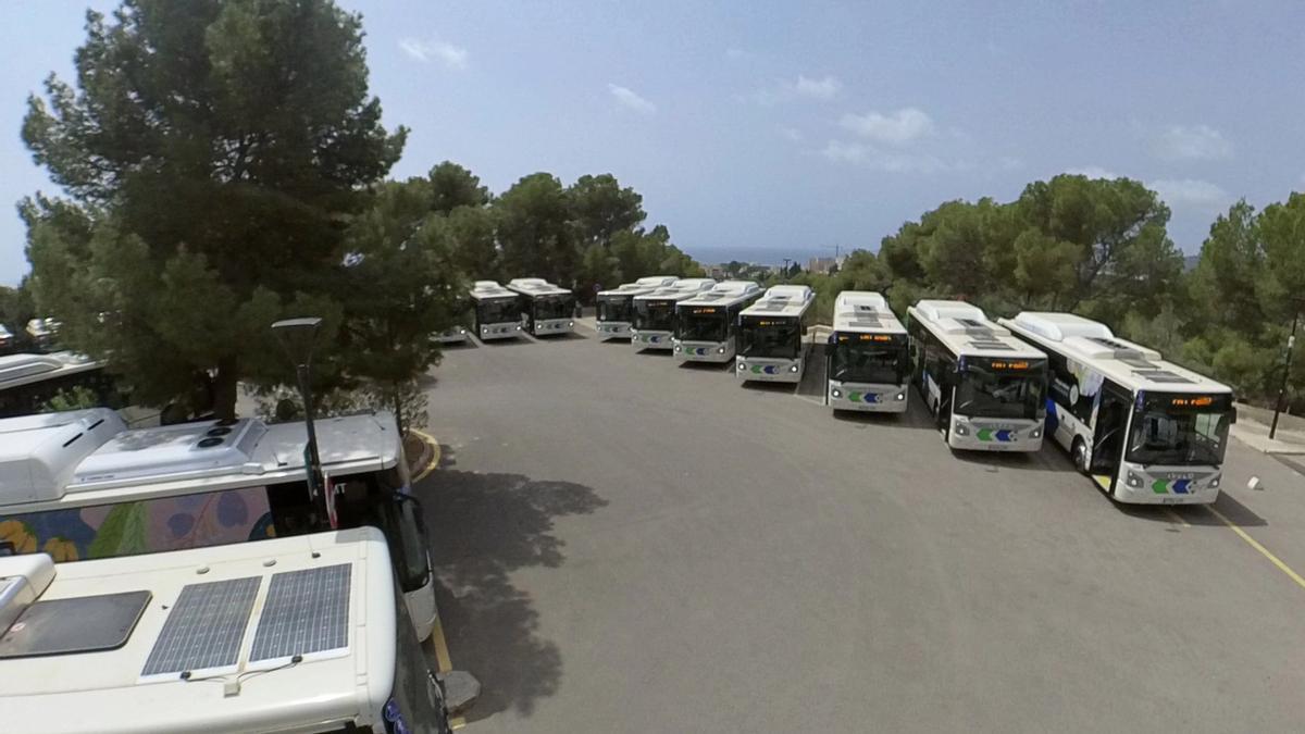 Los 23 nuevos buses han sido presentados en la explanada de Bellver.