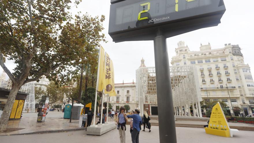 El viento de poniente dispara las temperaturas en pleno diciembre en València