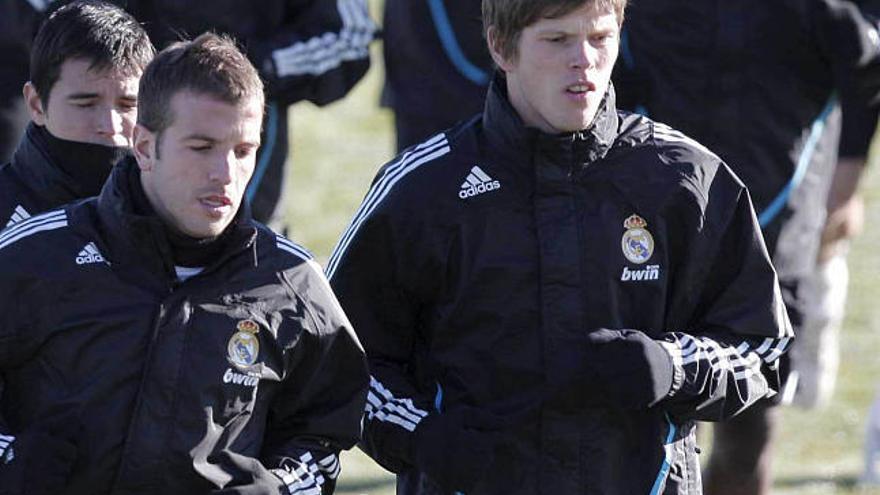 Huntelaar, a la derecha.