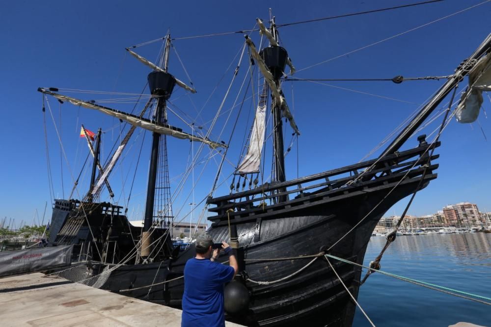 El barco histórico permanecerá atracado en aguas de la bahía de Torrevieja para ser visitado hasta el 22 de abril