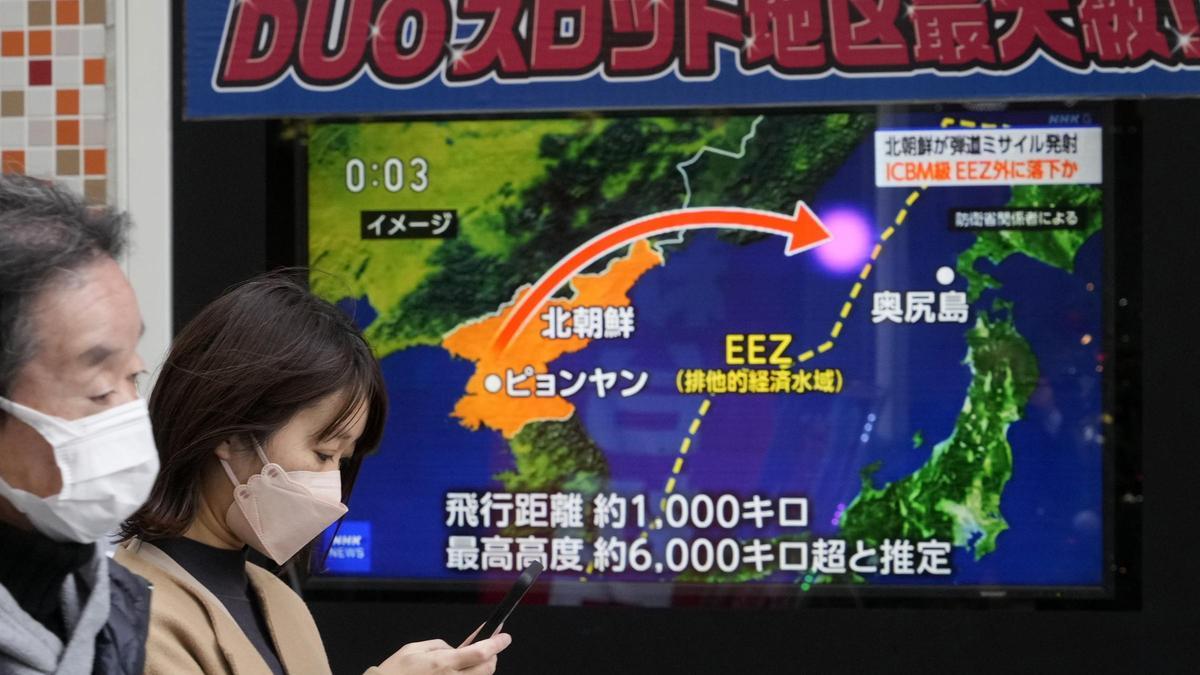 Corea del Norte lanza un mísil balístico que alcanza el mar de Japón