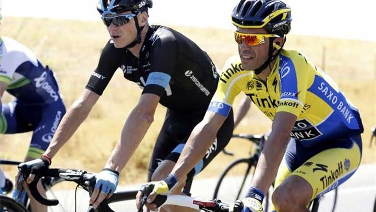 Contador, rodando junto a Froome