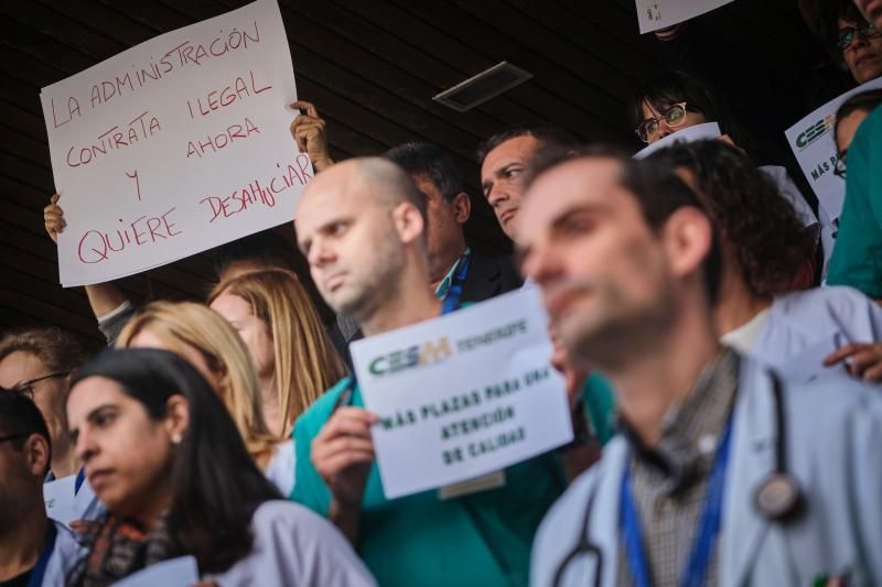 Protesta de médicos por las pocas plazas en la OPE