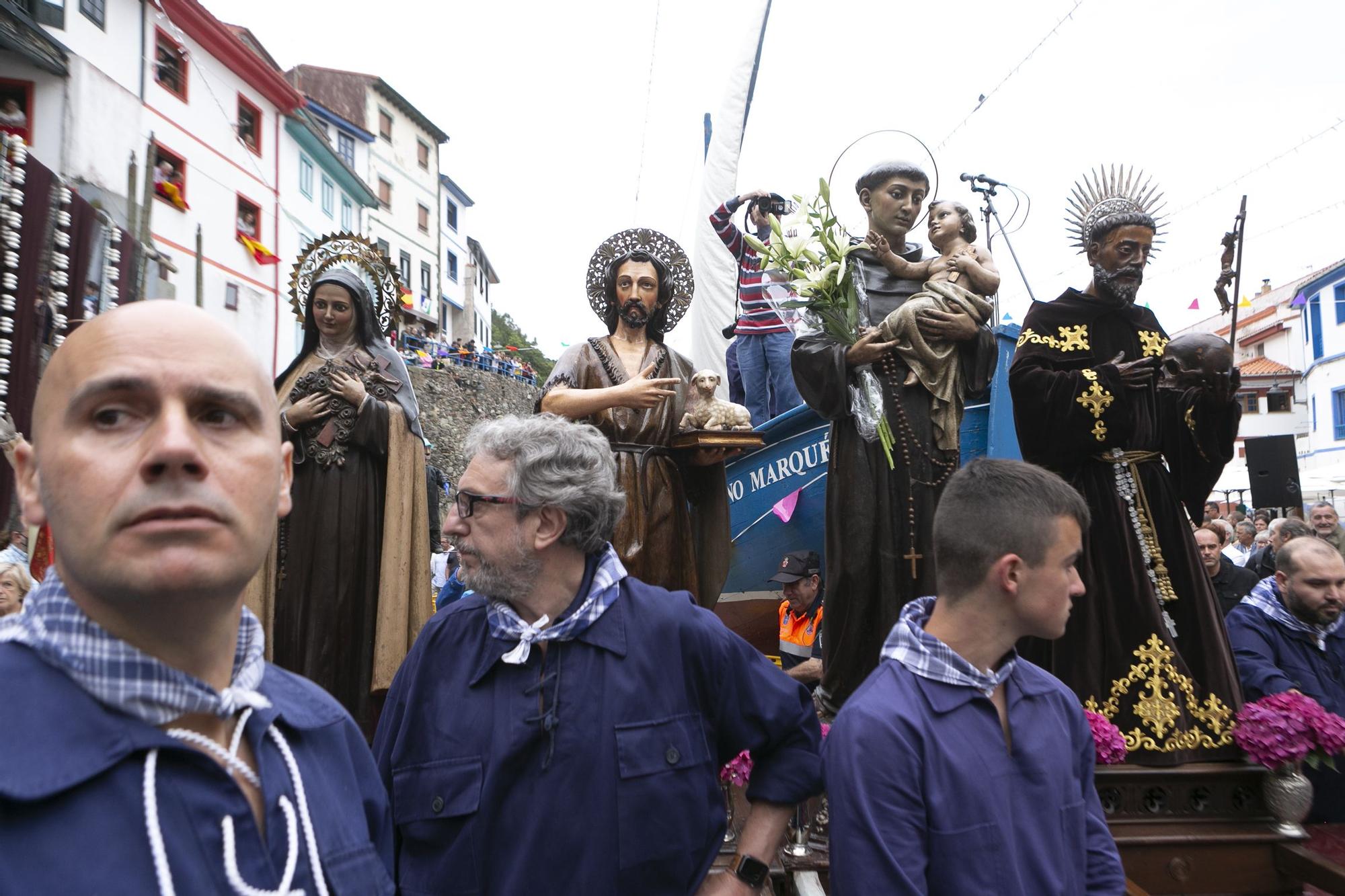 Cudillero se llena por el pregón de l'Amuravela, que invitó a "cantar ya bellar hasta quedanus sin fualgu"