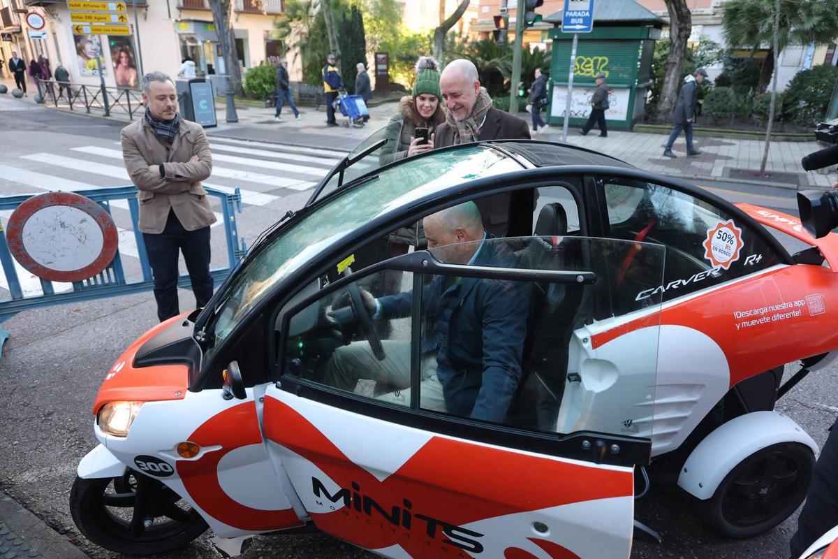 Galería | Así ha sido la presentación de los nuevos microvehículos eléctricos en Cáceres