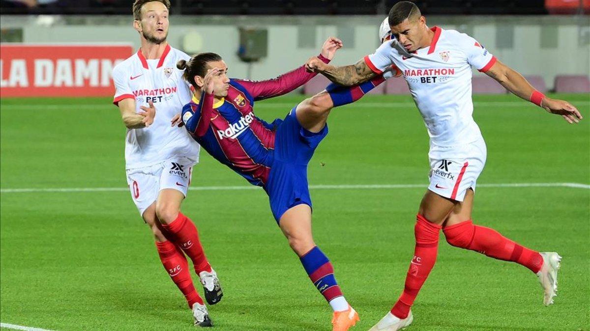 En una acción durante el partido contra el Sevilla