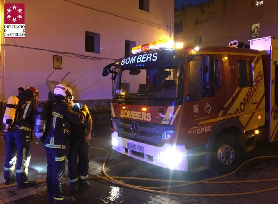 Desalojados 33 clientes de un hotel en Montanejos por un incendio