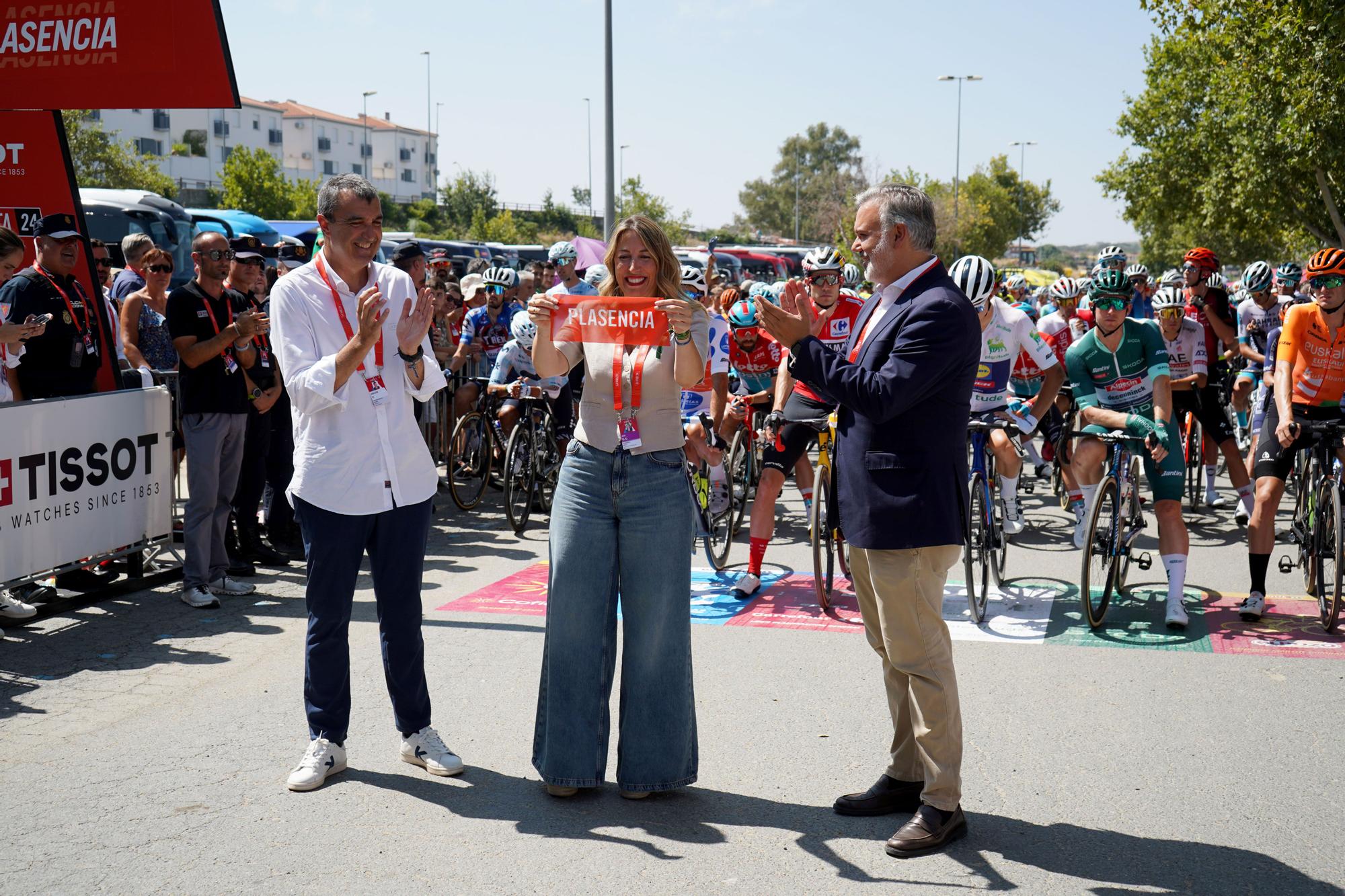 Salida Vuelta España en Plasencia 1