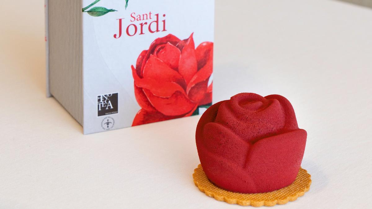 La rosa que se ofrece como postre en el restaurante Enoteca en Sant Jordi.