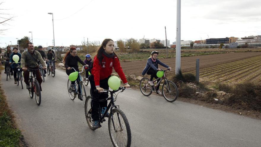 Así será la vía ciclopeatonal que superará las barreras de la V-30 y del nuevo cauce