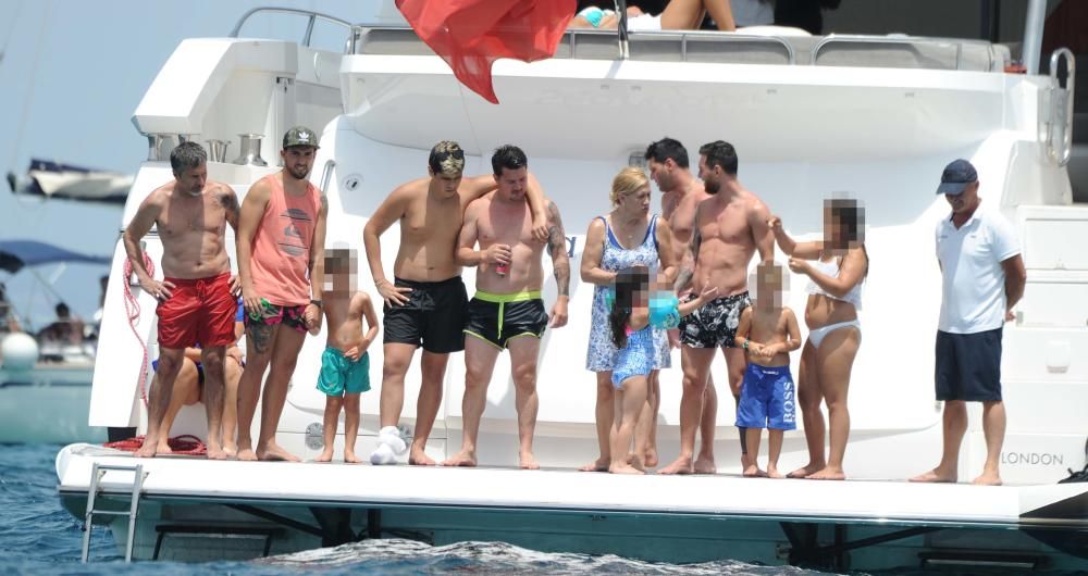 Leo Messi y su familia disfrutan navegando en las Pitiusas
