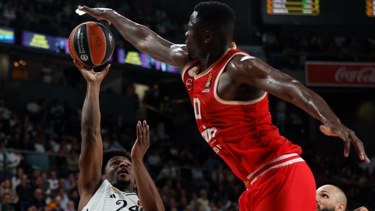 Andrés Feliz, ante Moustapha Fall