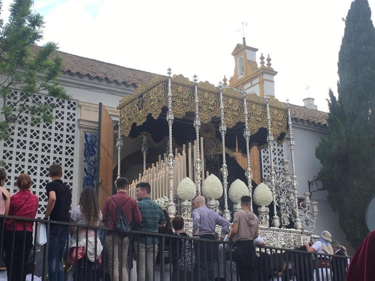 Lunes Santo primaveral para albergar una simbiosis de marchas y silencio