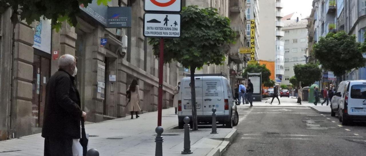 Calle Concordia, donde Jácome ha licitado ya las primeras escaleras mecánicas de la ciudad |   // F.CASANOVA