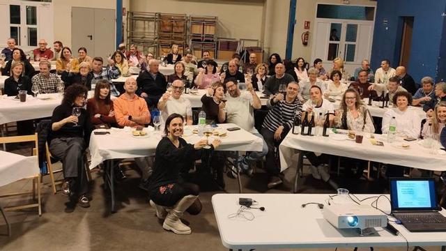 Un total de 97 personas probaron varios vinos.