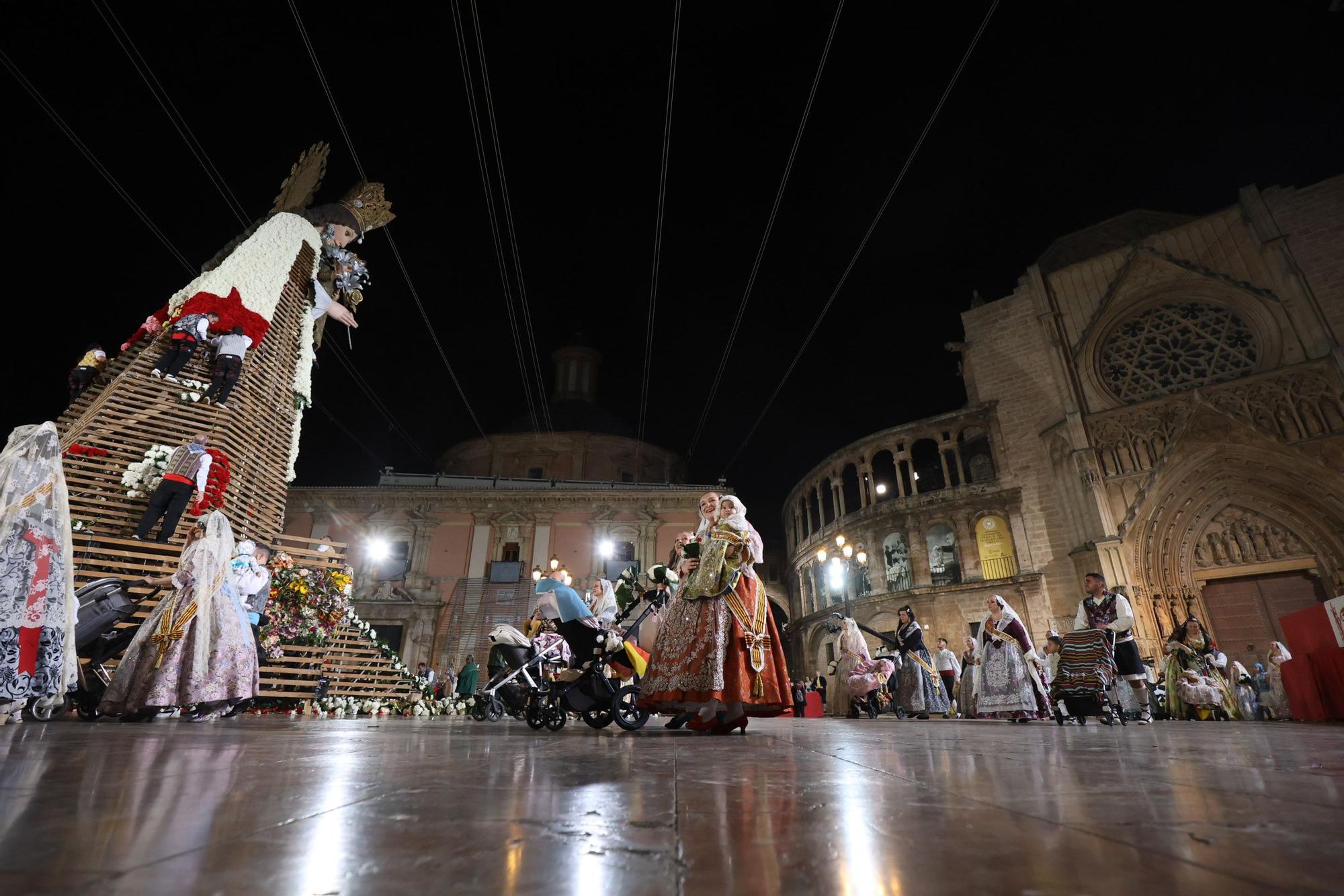 Búscate en el primer día de la Ofrenda en la calle San Vicente entre las 21 y las 22 horas