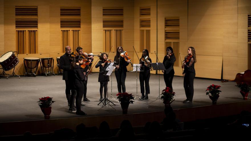 Danza y música para dar comienzo a la Navidad en Cáceres