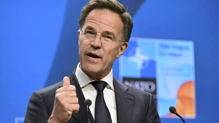 Rutte contradice a Sánchez y afirma que España tendrá que gastar el 3,5% del PIB para cumplir los requerimientos militares