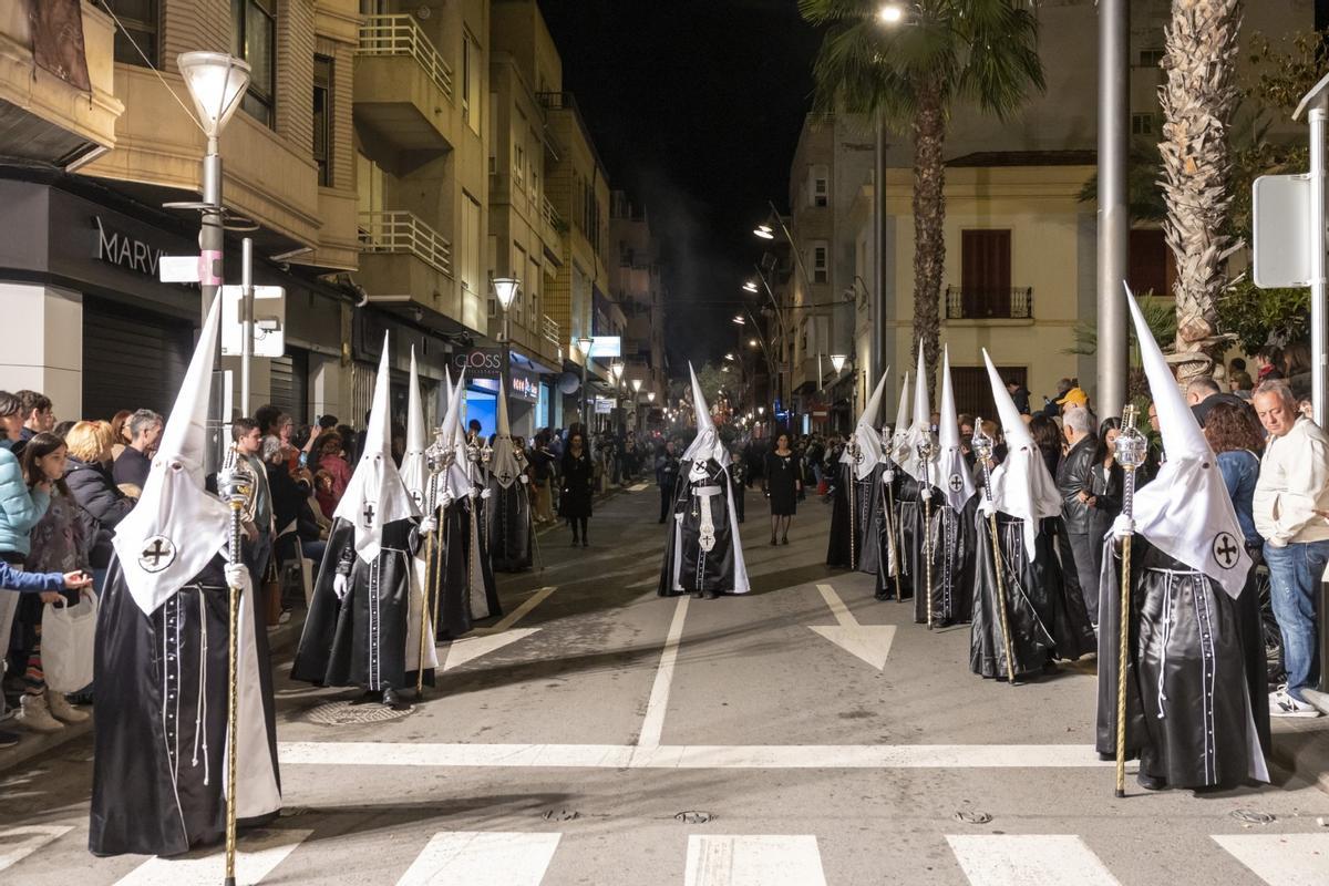 Aquí las mejores imágenes del Lunes Santo en Torrevieja Aquí las mejores imágenes del Lunes Santo en Torrevieja