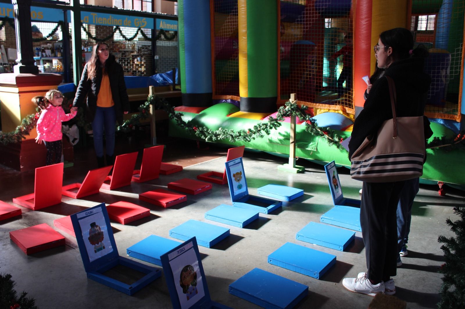 Así fue la inauguración del Salón de Navidad de Villaviciosa, la gran cita de ocio infantil de estas fechas