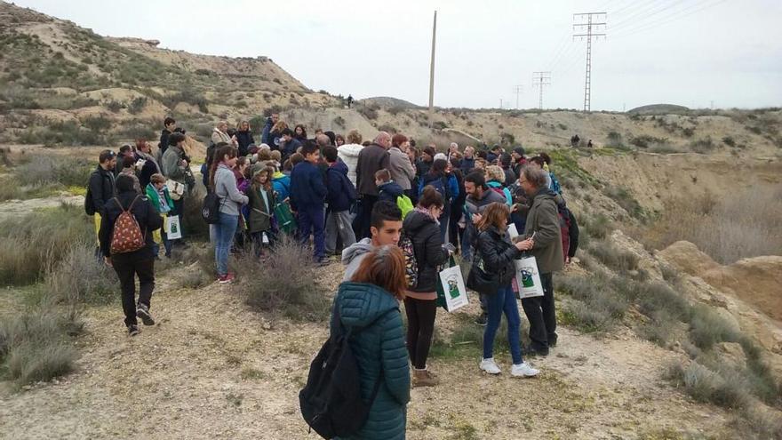 Más de 200 personas visitan las Lagunas de Rabassa y el Saladar de Agua Amarga