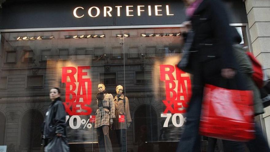 Exterior de la tienda de Cortefiel del Portal de l&#039;Àngel, en Barcelona.