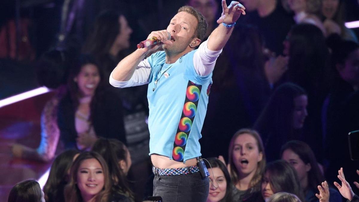 Chris Martin se baila a Shakira