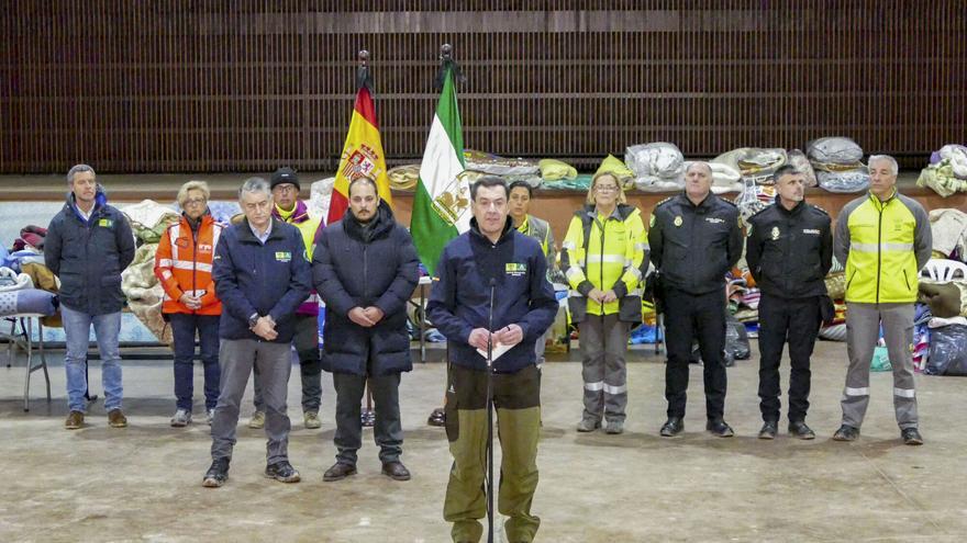 Juanma Moreno elude la confrontación pero urge a investigar la tragedia de Adamuz: "Necesitamos saber qué ocurrió"