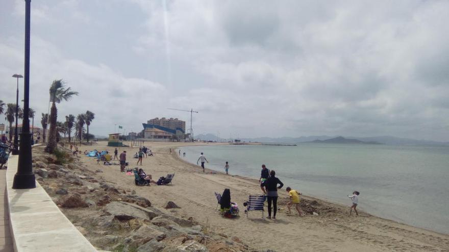 Ecologistas otorga sus banderas negras al Mar Menor y la bahía de Portmán