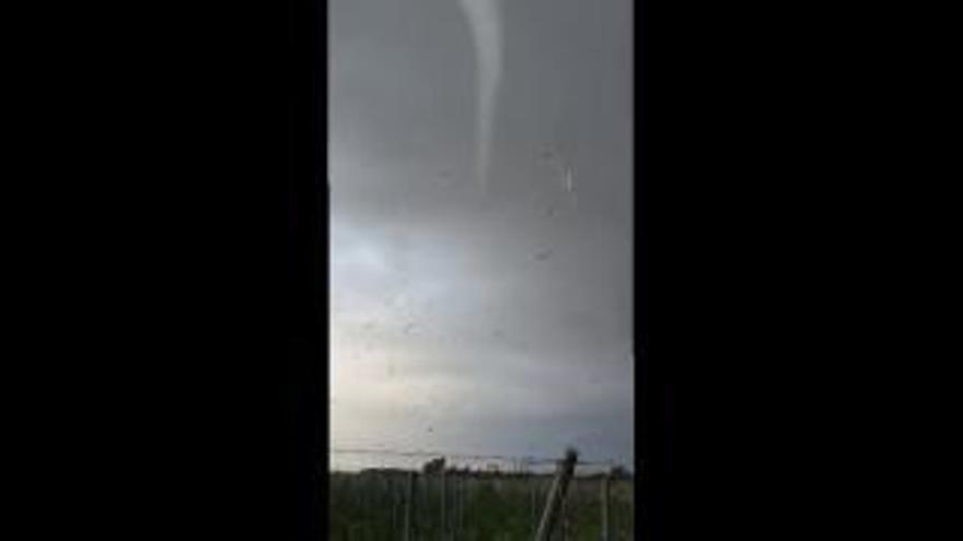 Espectacular tornado en Guardamar del Segura