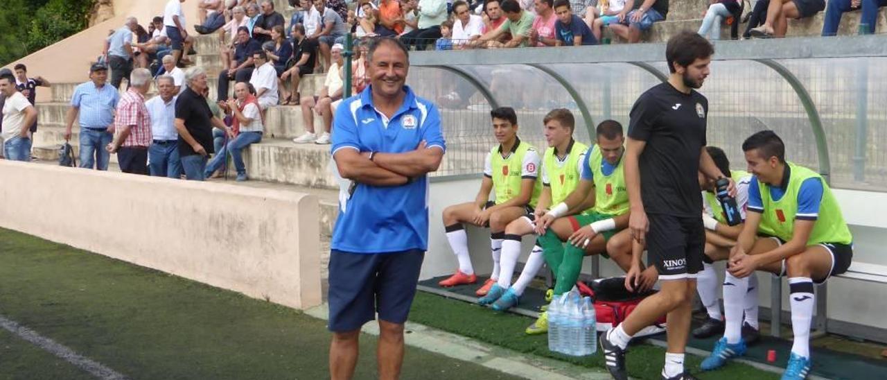 Nico López en el banquillo en el partido del pasado domingo frente al Huracán Valencia.