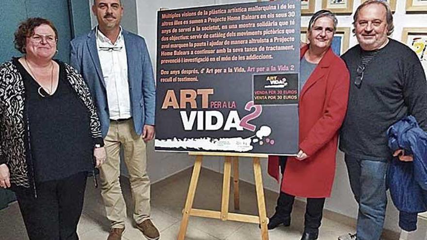 InauguraciÃ³n de la muestra &#039;Art per a la vida&#039; ayer en Andratx.