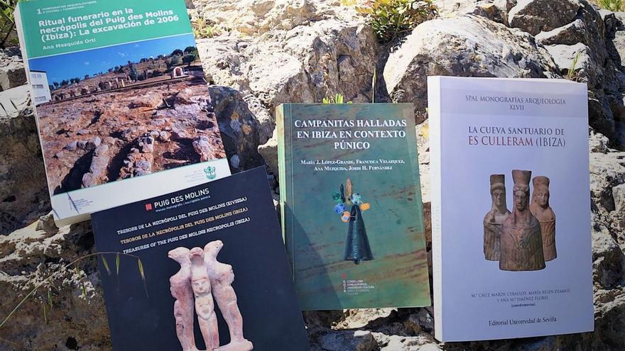 Día del Libro en Ibiza: Campanitas y tesoros púnicos en las novedades editoriales del Museo Arqueológico