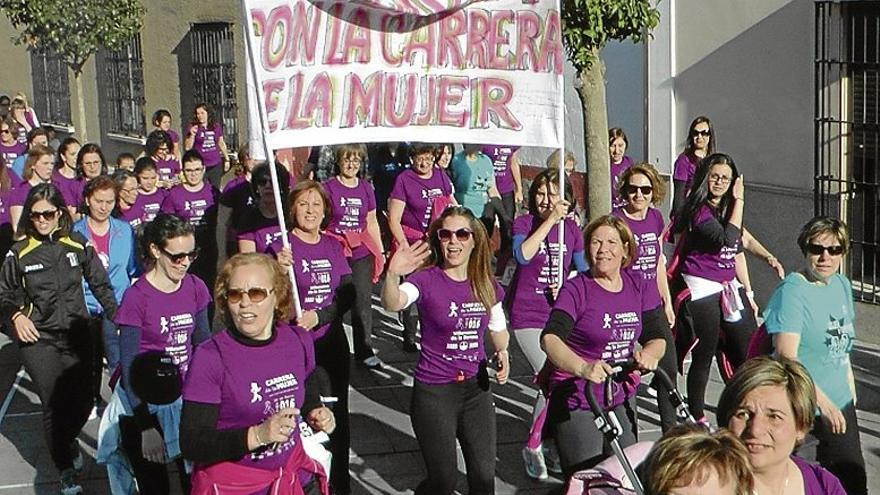 Multitudinaria carrera de la mujer