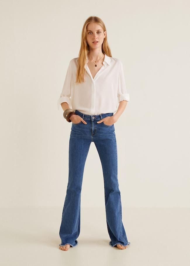 Vaqueros flare azules de Mango