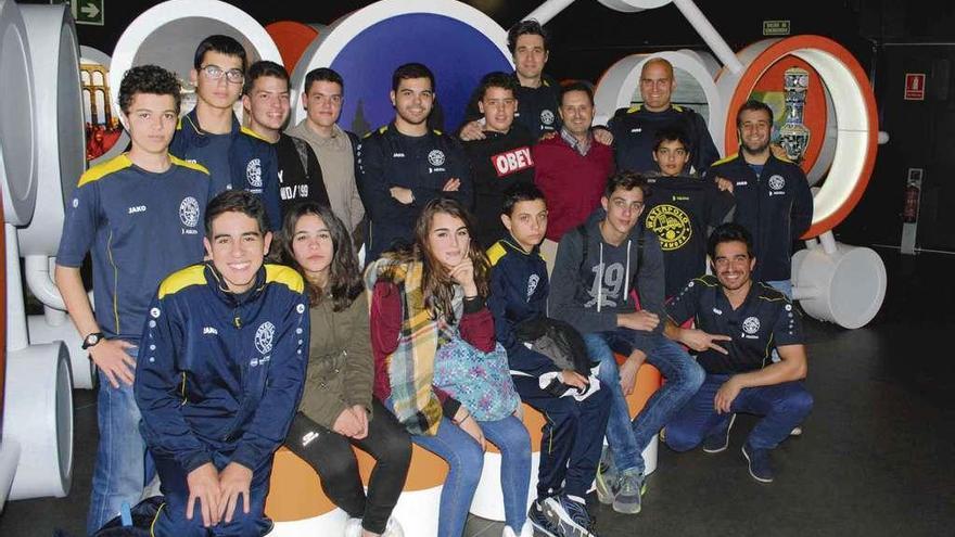 El Club Waterpolo Zamora visita la exposición de su sponsor Aquona Zamora