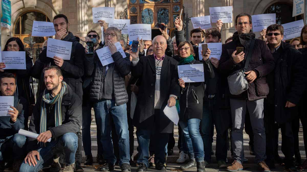 Periodistas concentrados frente al TSJC por la libertad de prensa