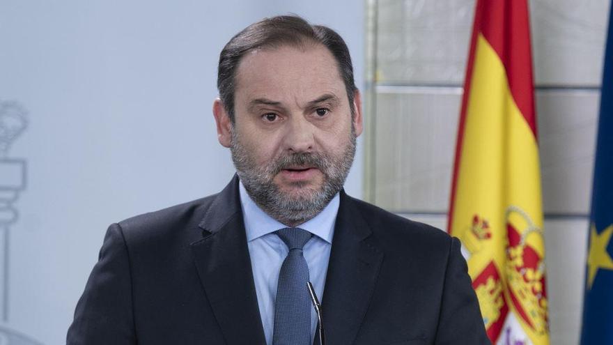 Verkehrsminister José Luis Ábalos während einer Pressekonferenz (Archivbild).