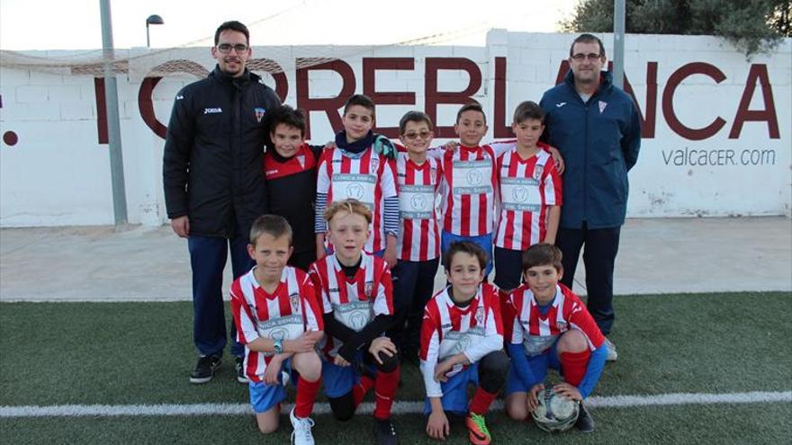 COL·LABORACIÓ La base del CF Torreblanca ja vol celebrar l’ascens a Primera Regional