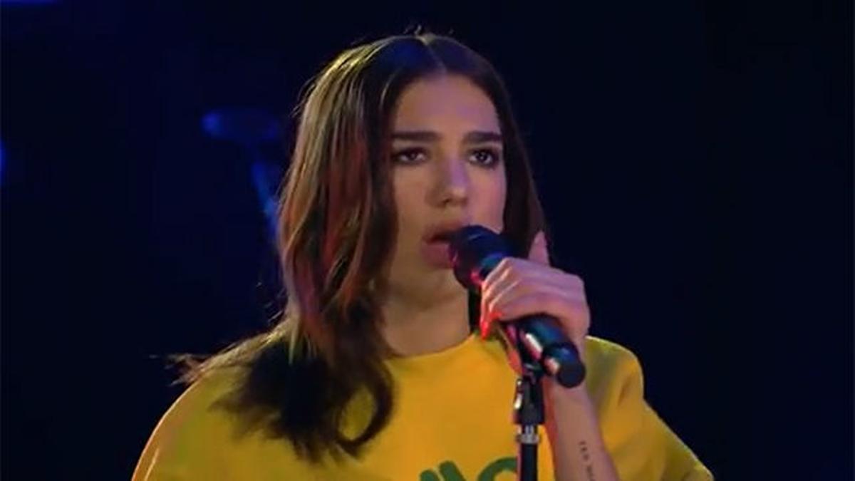 Actuación de Dua Lipa en la BBC