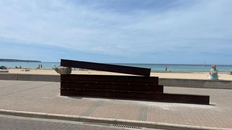 Instalada la escultura de Dávila en Can Pastilla