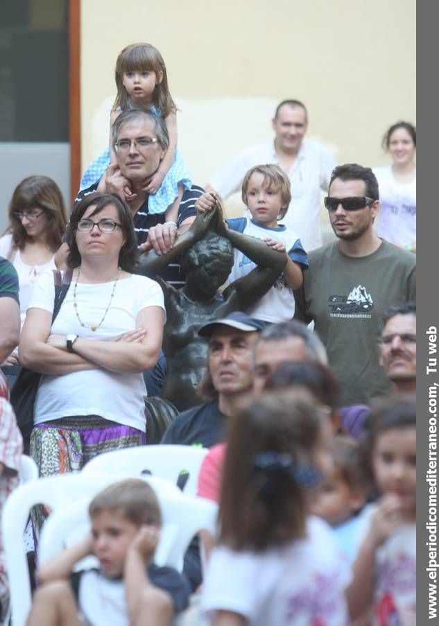 GALERÍA DE FOTOS - ‘Regreso a la ciudad’ saca el espectáculo a las calles de Castellón