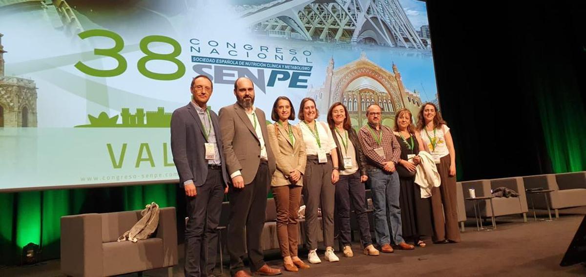 Participantes en el congreso de nutrición, entre ellos Trini Castillo, Carmina Díaz y Ángel Abad, del Hospital de Alicante