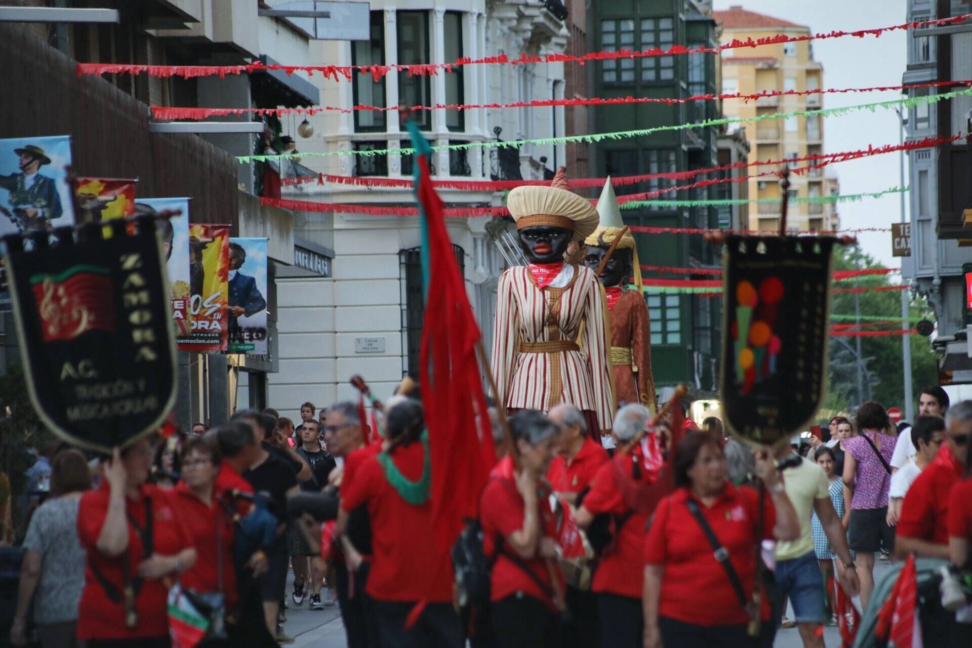Disfile de peñas de San Pedro 2025 en Zamora