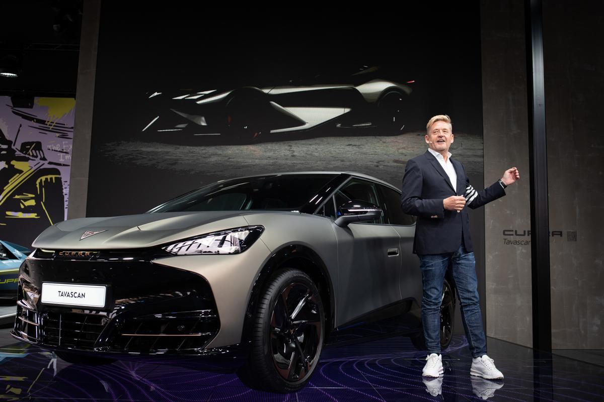 Archivo - El presidente de Cupra, Wayne Griffiths, presenta el nuevo coche eléctrico Cupra Tavascan en el salón Automobile, a 11 de mayo de 2023, en Barcelona, Cataluña (España).