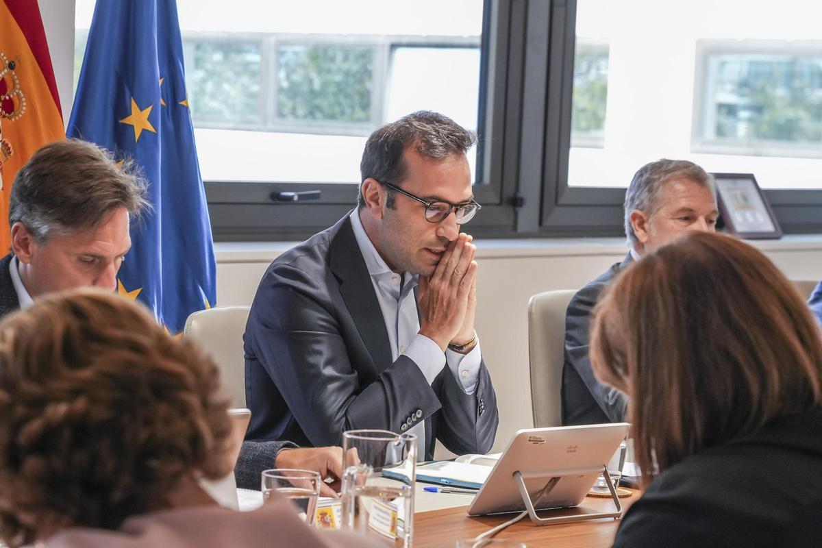 El ministro de Economía, Carlos Cuerpo, durante la reunión con los agentes económicos este martes,