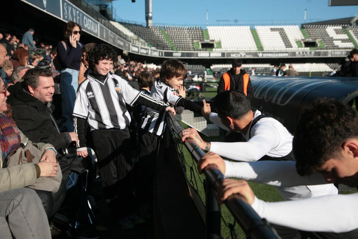 Galería | Búscate en el entrenamiento a puertas abiertas del CD Castellón